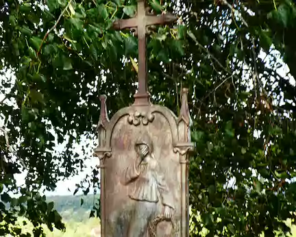032 … ou la Croix de la Justice (Courcelles) restaurée en 2010